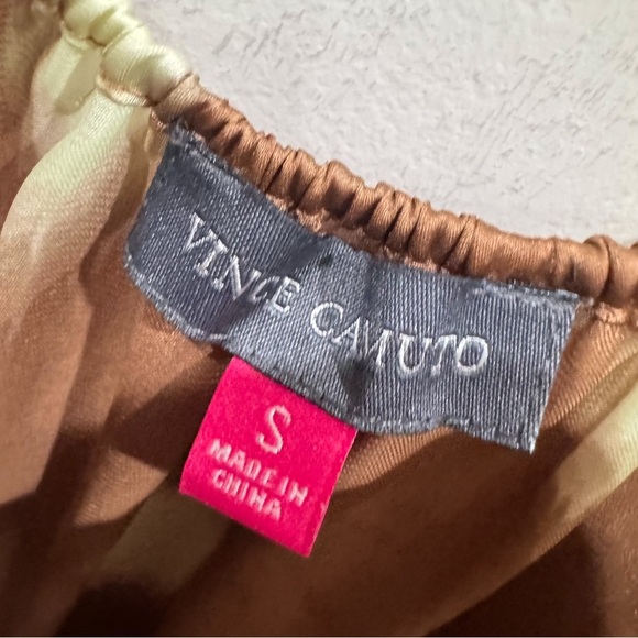 Vince Camuto flowy chiffon bubble sleeve top ❤️ - Picture 3 of 6